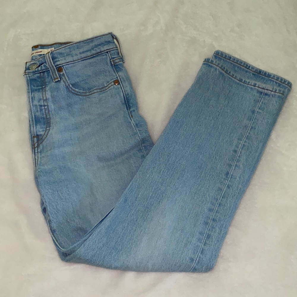 Levi’s Wedgie Straight Fit Light Wash Ankle Jeans